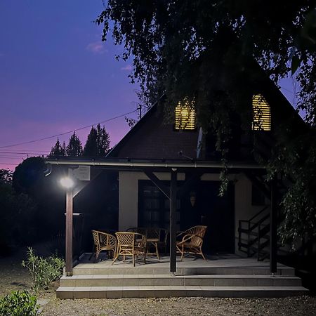 Aranypart Vendégház - Tiszakécske Extérieur photo