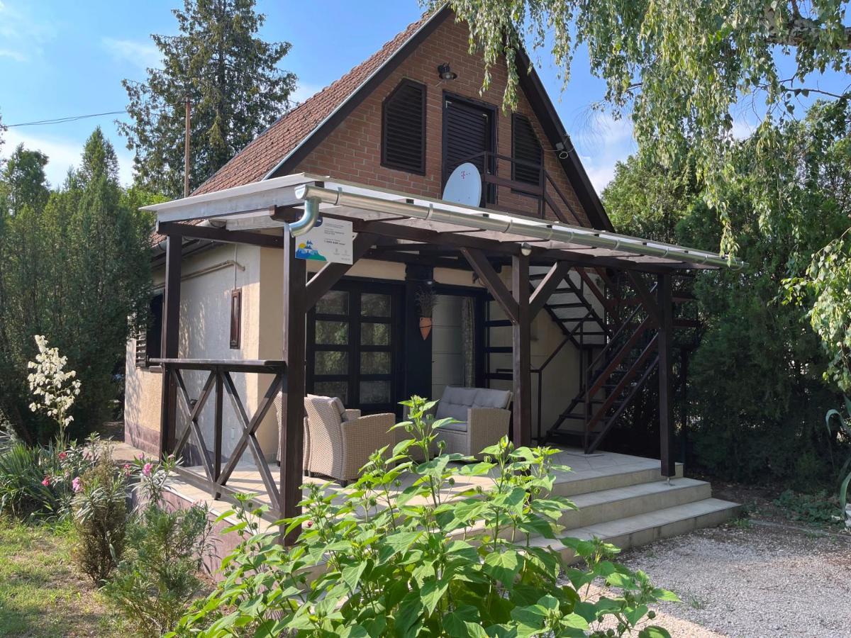 Aranypart Vendégház - Tiszakécske Extérieur photo